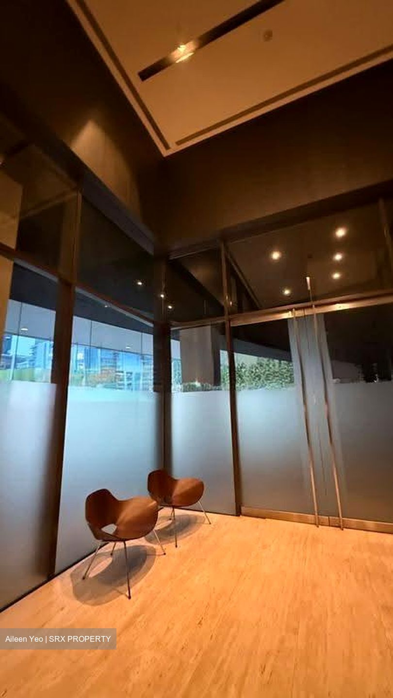 Newton 200 (D11), Office #636296581